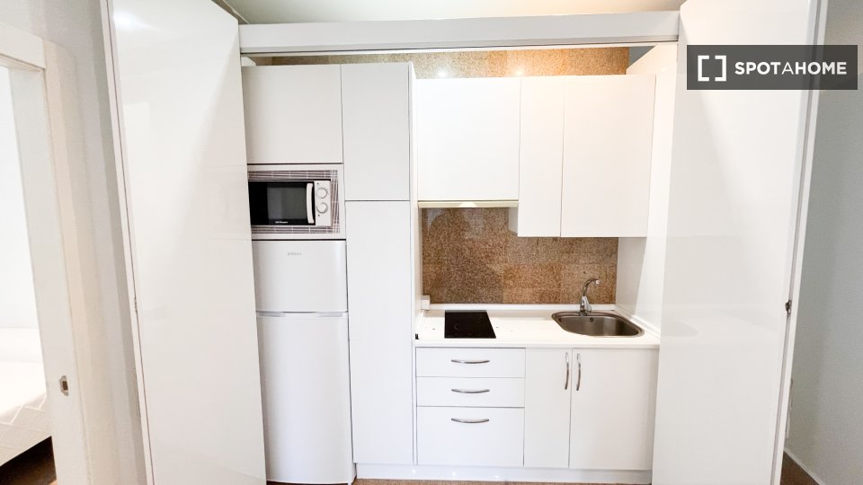 Double room Madrid, 4 beds, 60m² — photo 3