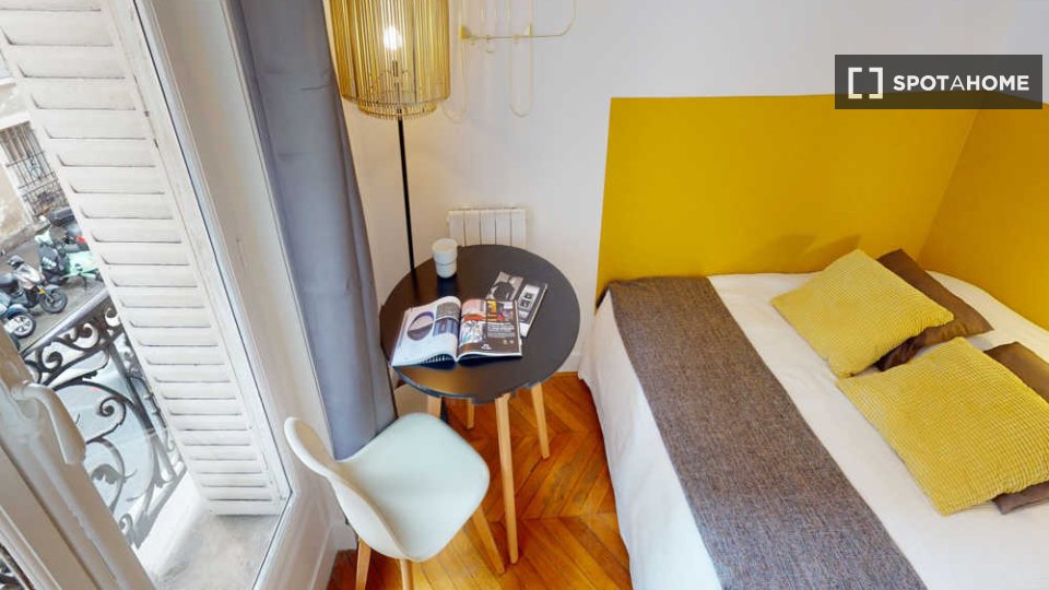 Double room Paris, 4 beds, 90m² — photo 1