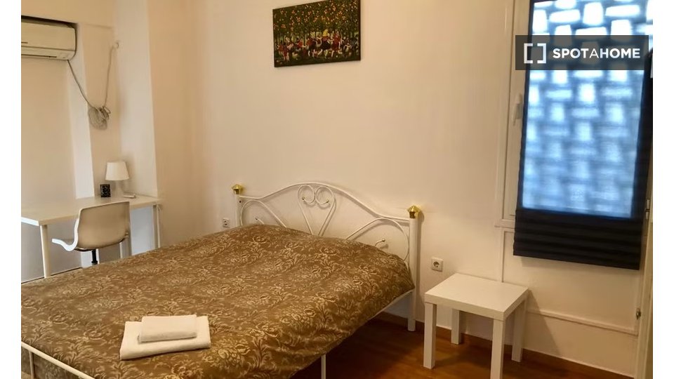 Double room Athens, 5 beds — photo 1