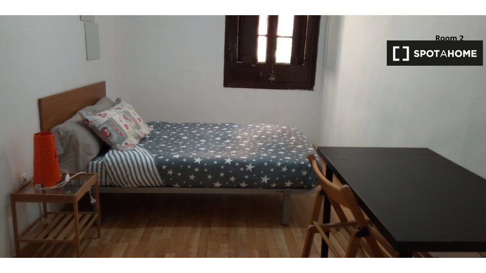 Double room Barcelona, 3 beds, 75m² — photo 3