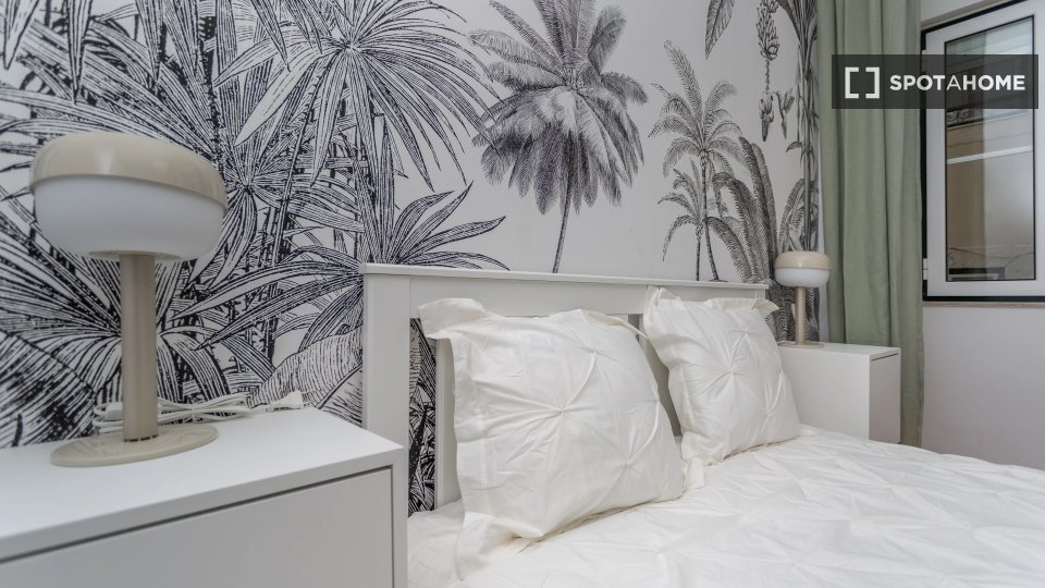 Double room Lisbon, 5 beds — photo 13