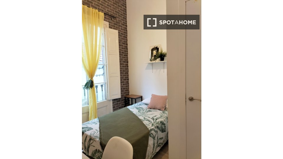 Double room Madrid, 5 beds, 100m² — photo 19