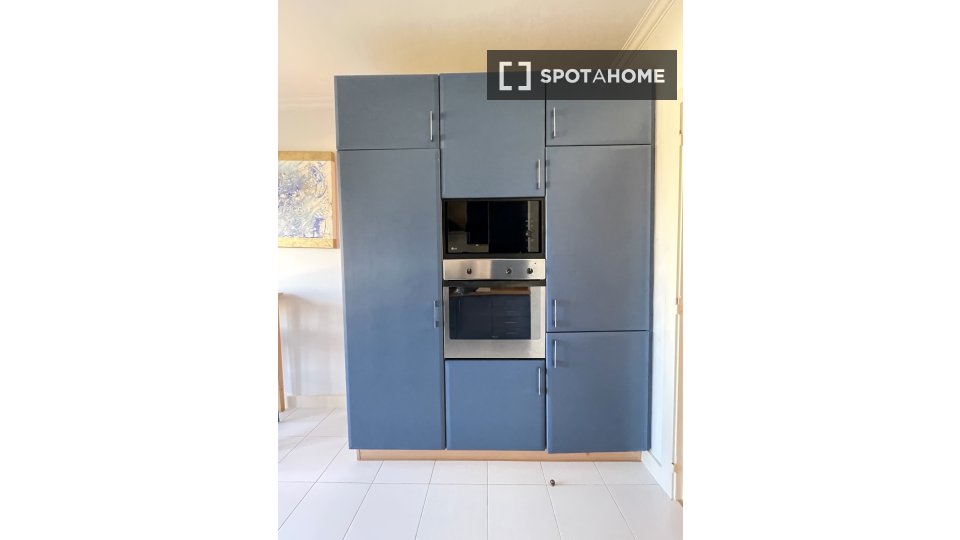 Apartment Lisbon, 2 beds, 90m² — photo 9