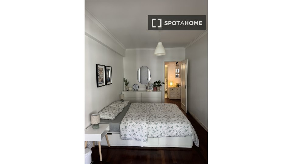 Apartment Lisbon, 2 beds, 108m² — photo 5