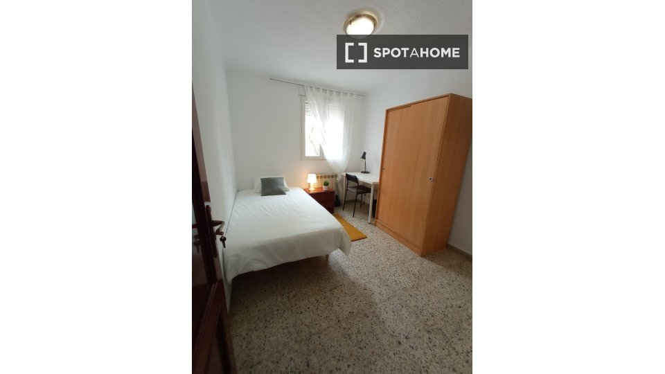 Double room Madrid, 5 beds — photo 10