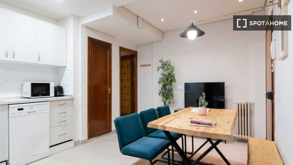 Double room Madrid, 6 beds — photo 46