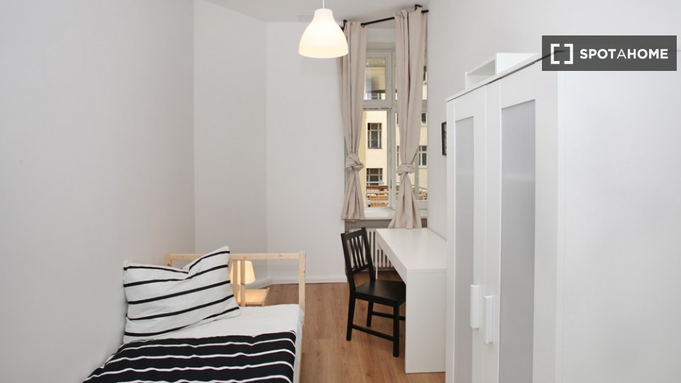 Double room Berlin, 4 beds, 90m² — photo 1