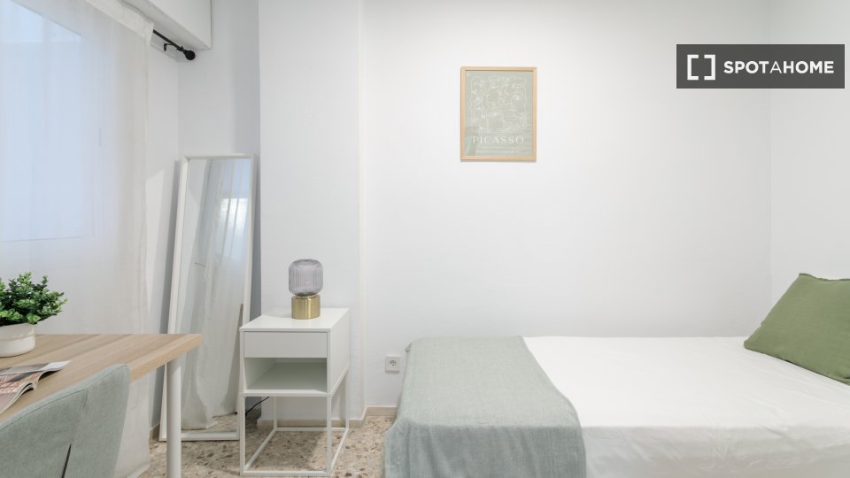 Double room Alicante, 4 beds, 100m² — photo 6