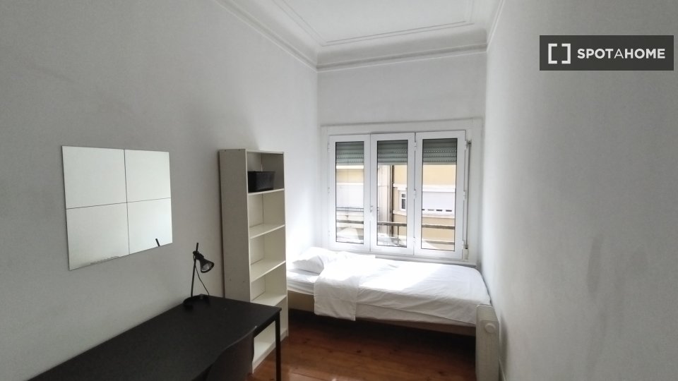 Double room Lisbon, 6 beds — photo 5