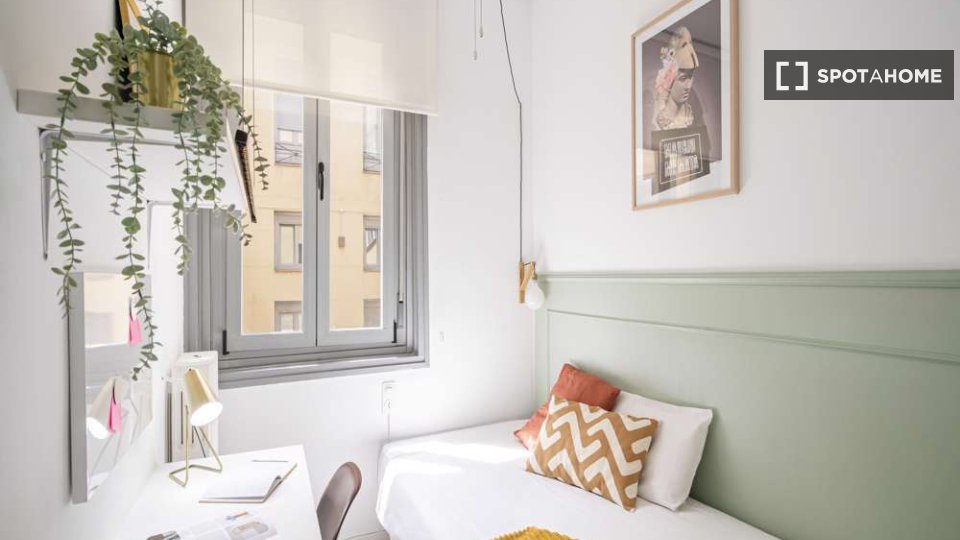 Double room Madrid, 67 beds — photo 10