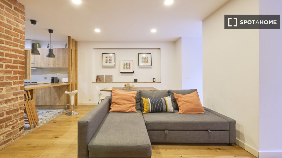 Apartment Lisbon, 2 beds, 65m² — photo 2