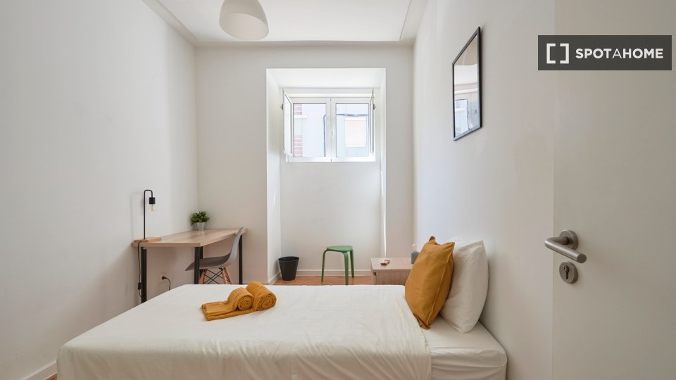 Double room Lisbon, 5 beds — photo 3