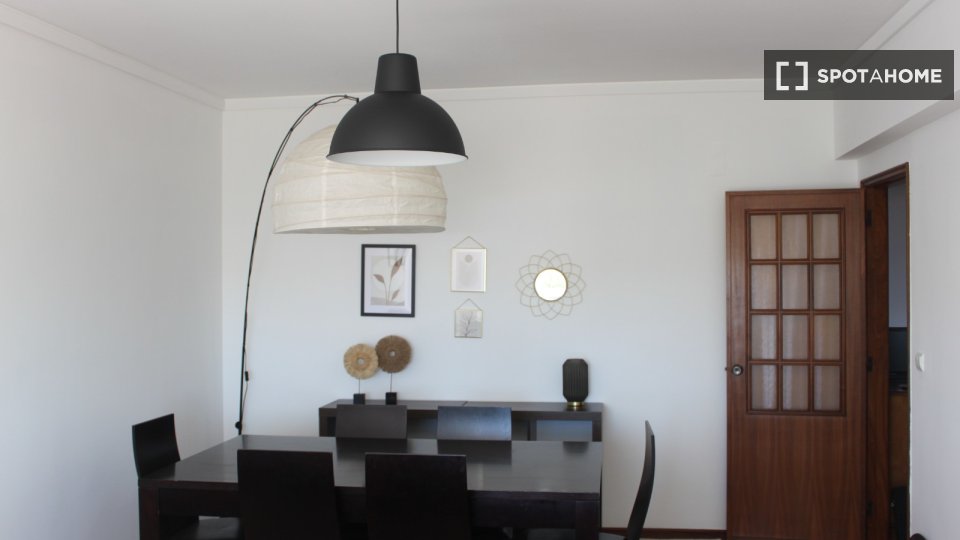 Double room Lisbon, 3 beds, 120m² — photo 16