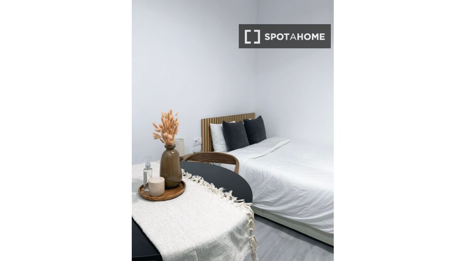 Double room Madrid, 1 bed — photo 2