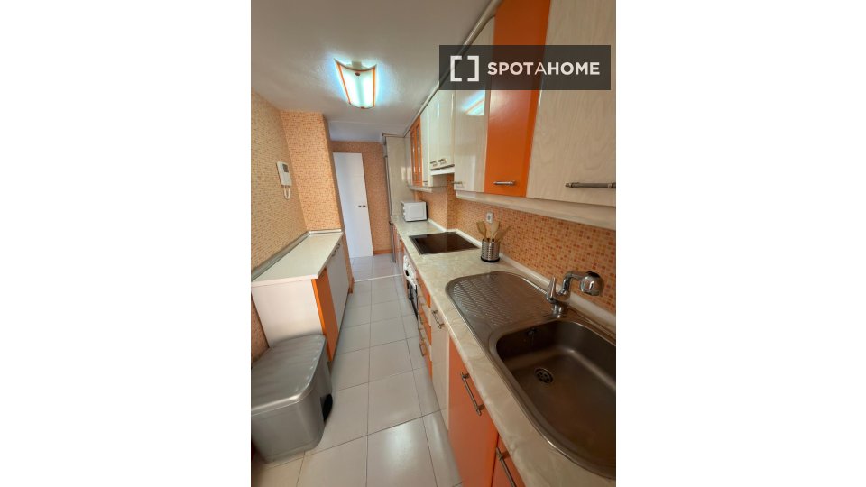 Double room Madrid, 4 beds — photo 3