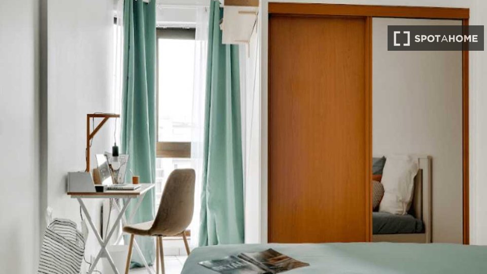 Double room Paris, 5 beds, 120m² — photo 10