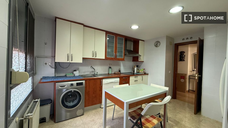 Double room Madrid, 3 beds, 130m² — photo 6