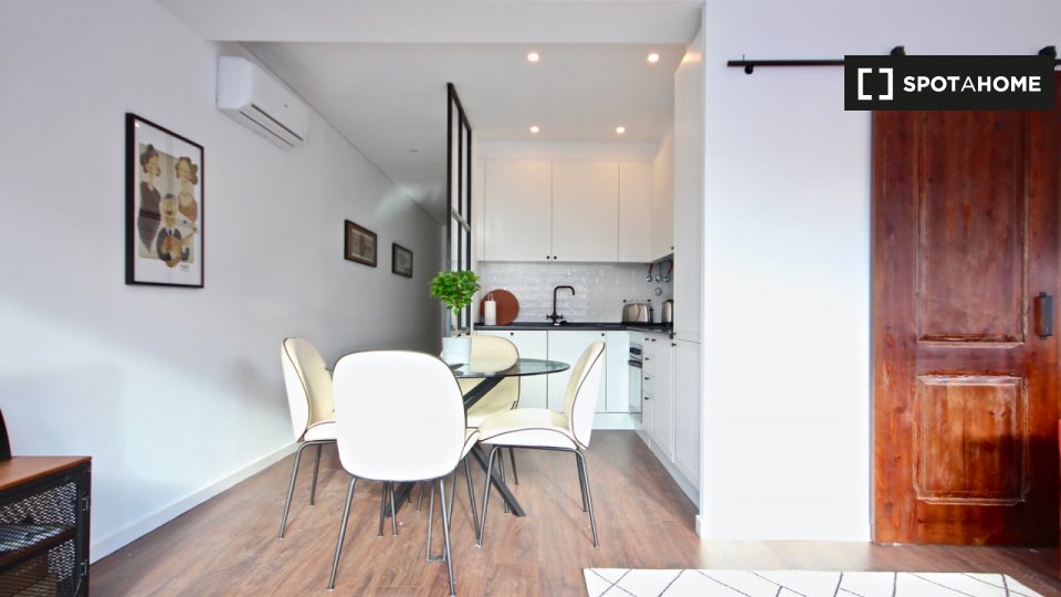 Apartment Lisbon, 2 beds — photo 9