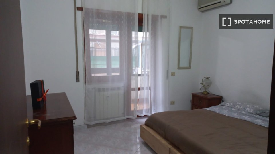 Double room Rome, 3 beds, 75m² — photo 2