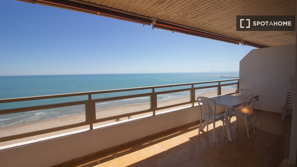 Apartment Valencia, 4 beds, 120m² — photo 1