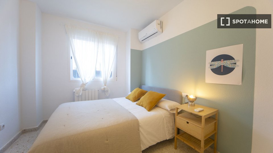 Double room Granada, 4 beds — photo 16