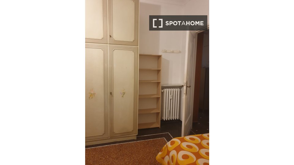 Double room Genoa, 3 beds, 120m² — photo 15