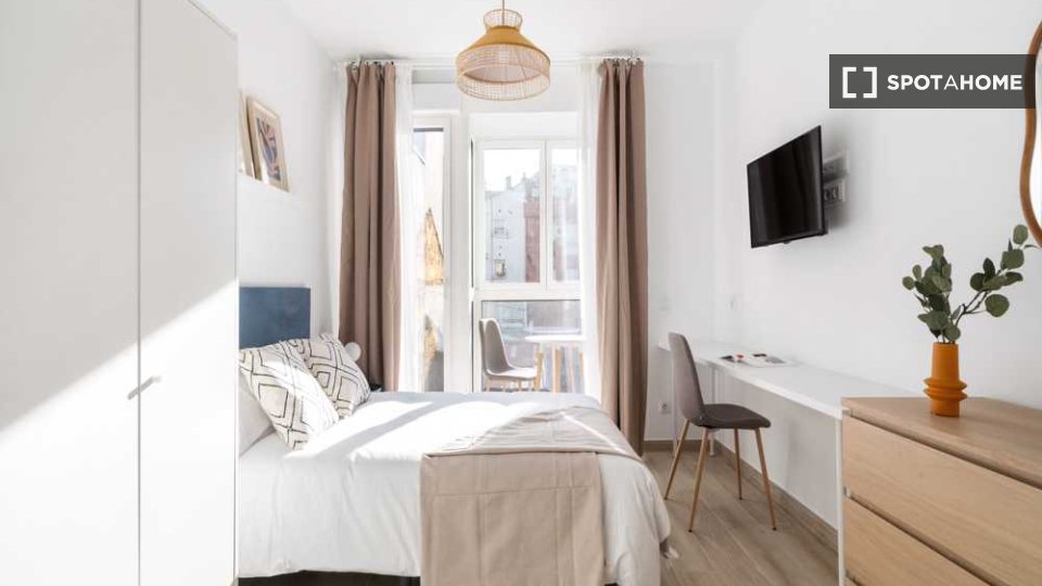 Double room Madrid, 12 beds — photo 17