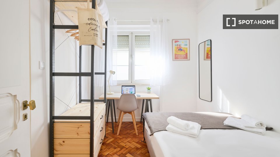 Double room Lisbon, 7 beds — photo 11
