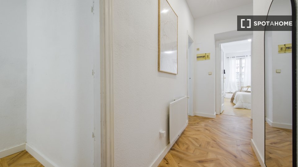 Double room Madrid, 5 beds, 130m² — photo 14