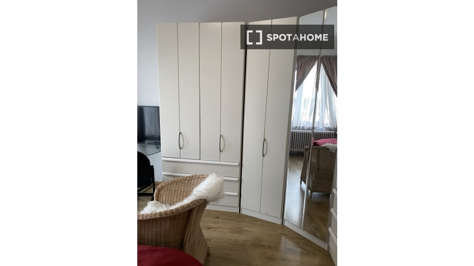 Double room Brussels, 1 bed — photo 6