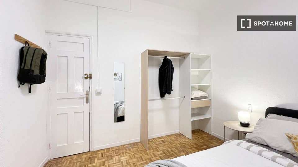 Double room Madrid, 6 beds — photo 2