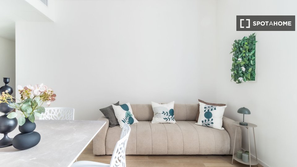 Apartment Milan, 2 beds, 75m² — photo 2