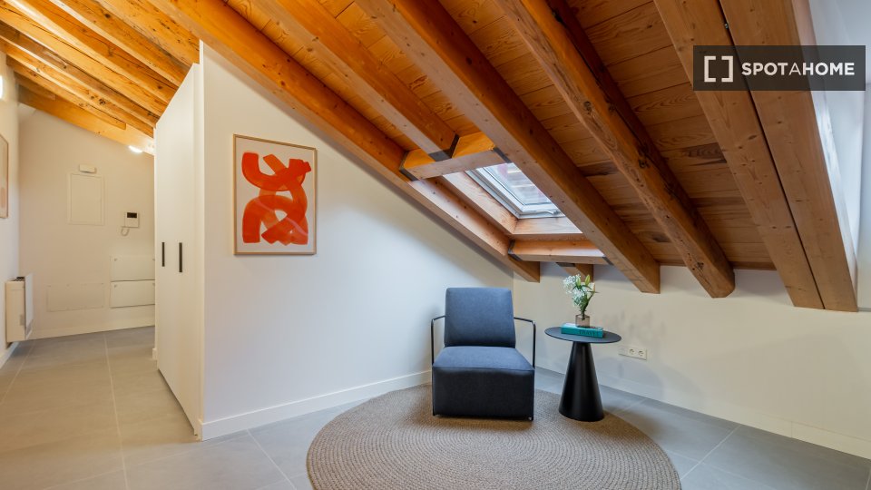 Apartamento de 3 dormitorios en alquiler en Palacio, Madrid