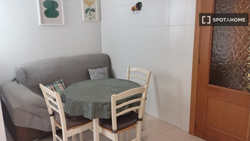 Double room Valencia, 4 beds, 105m² — photo 42