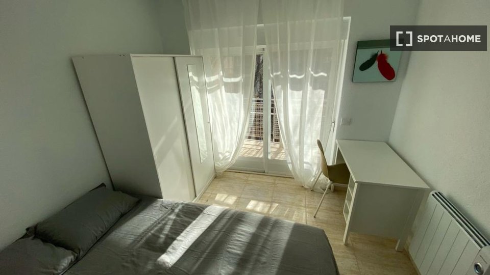 Double room Madrid, 4 beds — photo 13