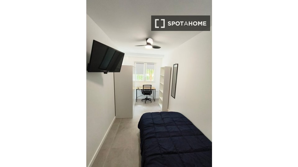 Double room Granada, 2 beds — photo 12