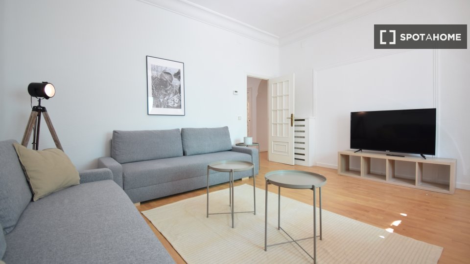 Double room Madrid, 6 beds, 200m² — photo 4