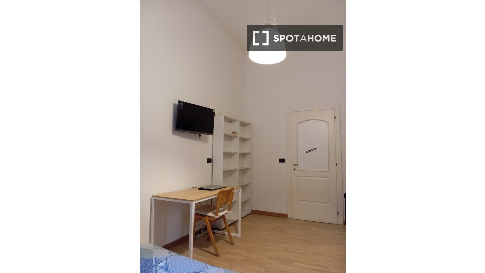 Double room Rome, 3 beds, 105m² — photo 7