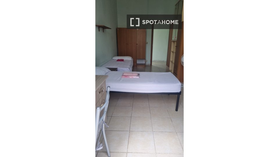 Double room Naples, 5 beds, 120m² — photo 1