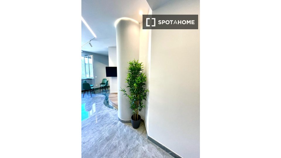 Apartment Milan, 1 bed, 48m² — photo 2