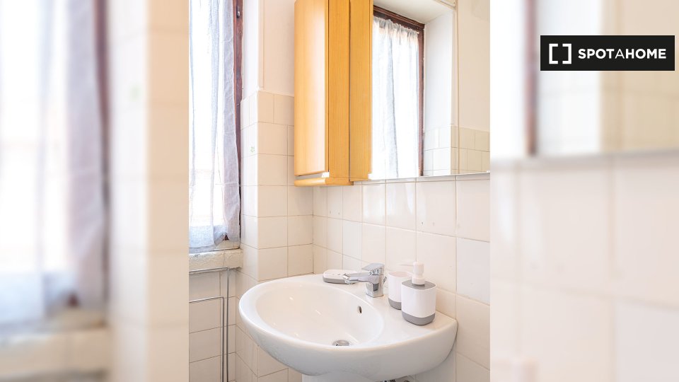 Double room Milan, 3 beds, 80m² — photo 1
