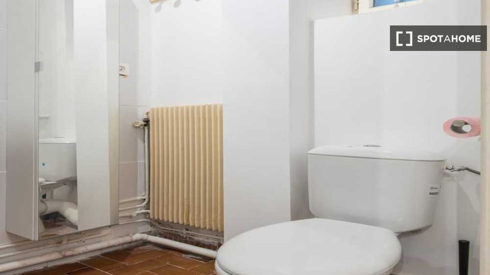 Double room Lyon, 3 beds, 80m² — photo 9