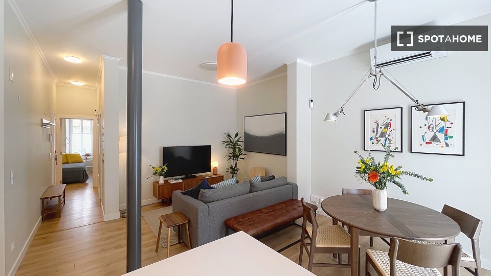 Apartment Lisbon, 2 beds, 82m² — photo 8
