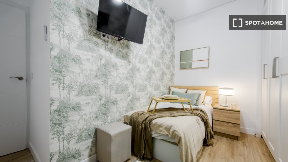 Double room Madrid, 8 beds — photo 1
