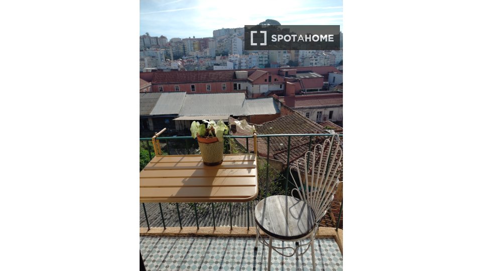 Apartment Lisbon, 2 beds, 60m² — photo 8