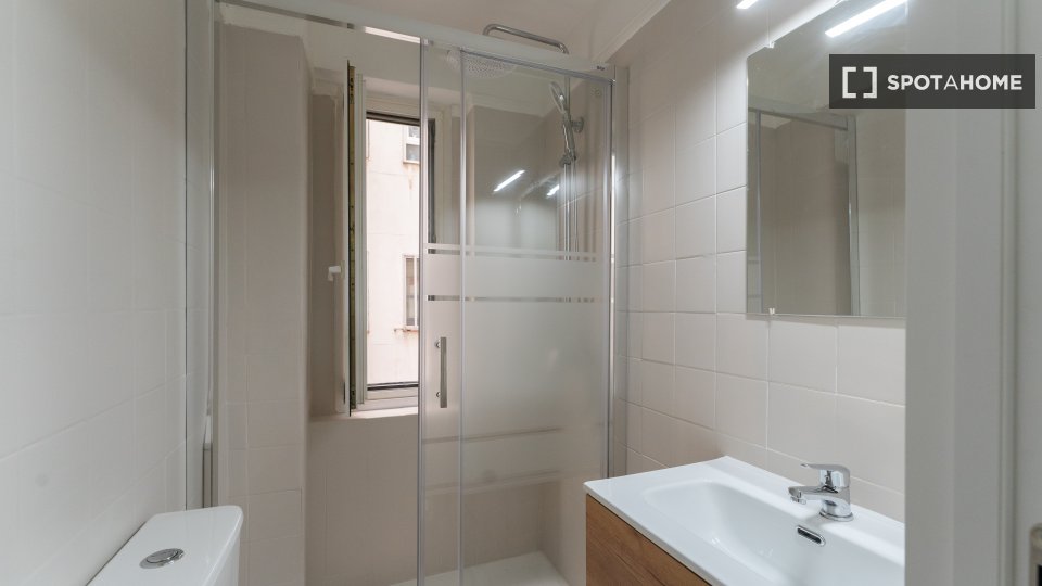 Double room Madrid, 7 beds — photo 3