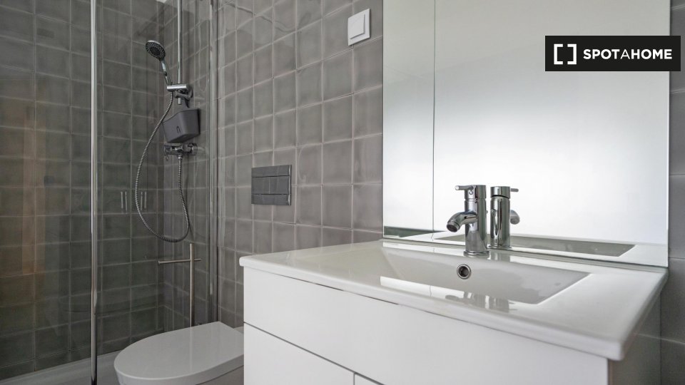 Double room Lisbon, 7 beds, 210m² — photo 5