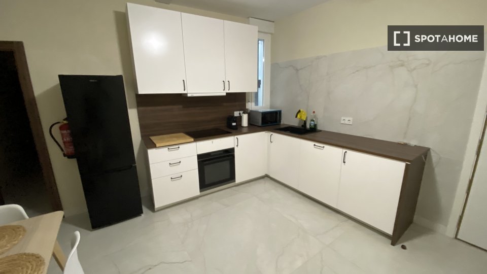 Double room Madrid, 3 beds — photo 4