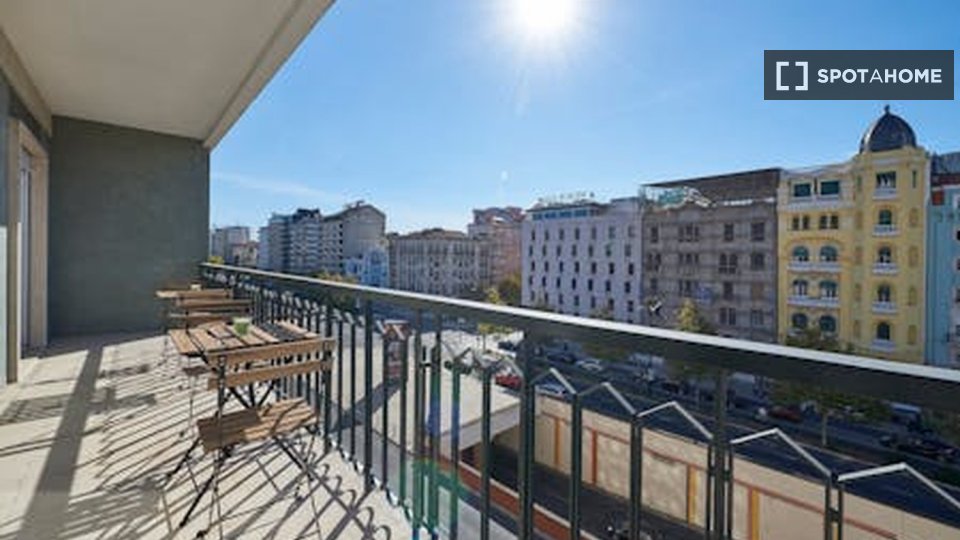 Double room Lisbon, 5 beds — photo 10