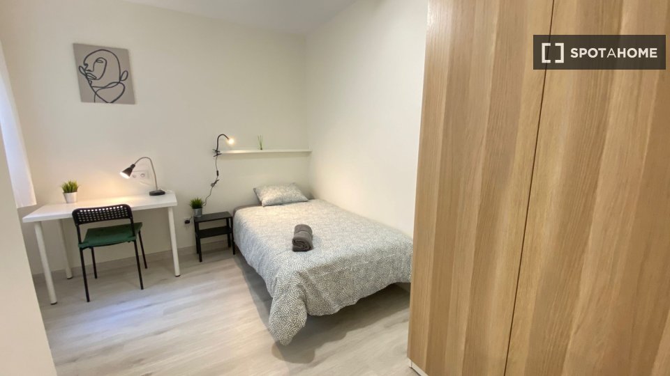 Double room Madrid, 4 beds — photo 5